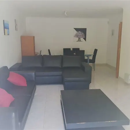 Apartment Beautiful Two Bedroom With Garage