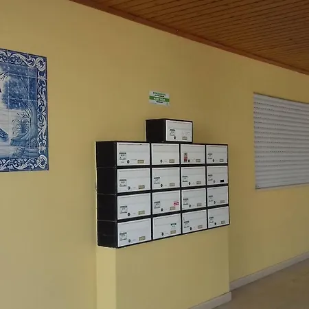 Apartment Beautiful Two Bedroom With Garage *