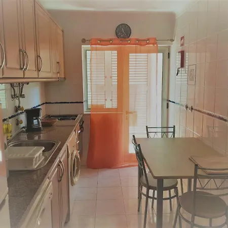 Beautiful Two Bedroom With Garage Apartment Portimao