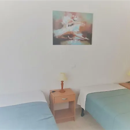 Beautiful Two Bedroom With Garage Apartment Portimao