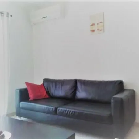 Beautiful Two Bedroom With Garage Apartamento *